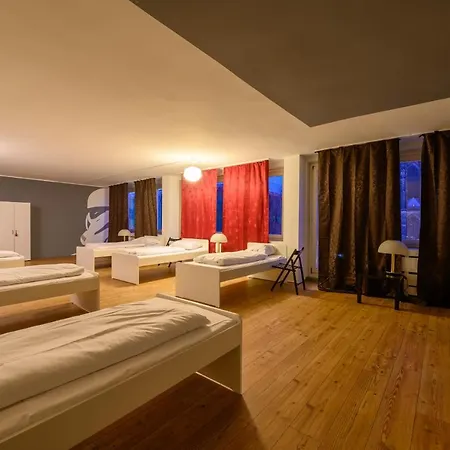 Hardrock Motown Dom Hostal *