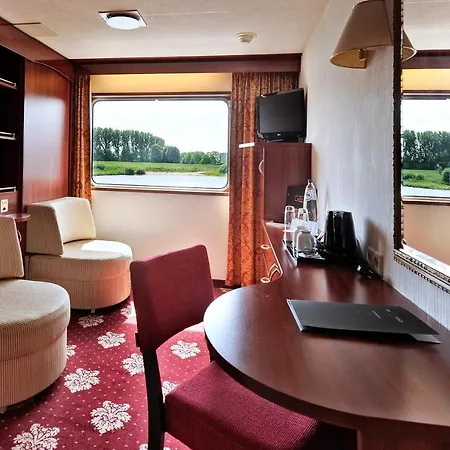 Hotelships Holland 酒店 4*