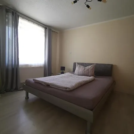 Апартаменты Dachgeschoss Feriewohnung Fuer Zwei Кёльн