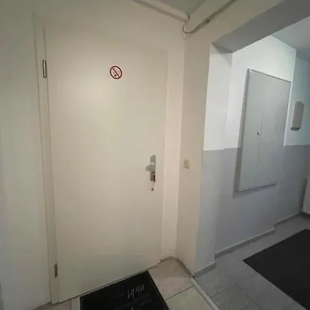 Cozy Studio In Neusser Street Daire *