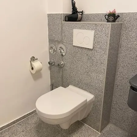 Daire Cozy Studio In Neusser Street Köln