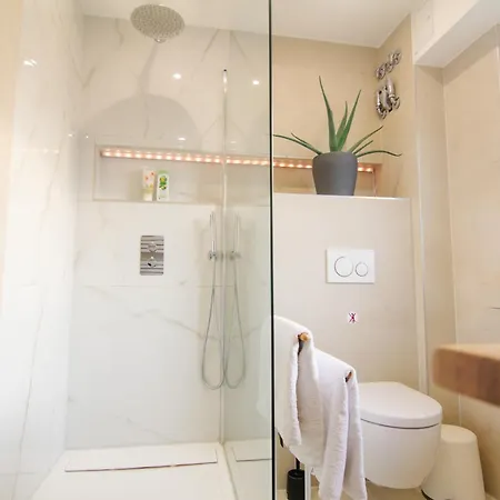 Gasthof Shiny Singapore - - Doppelzimmer Mit Gemeinschaftsbad