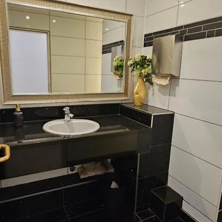 Citylight Hotel 2*