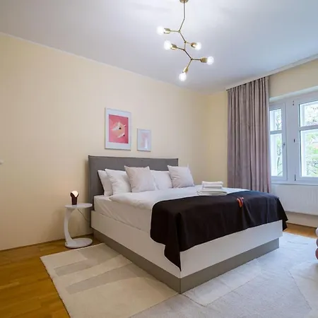 Design Altstadt Sued * Keulen