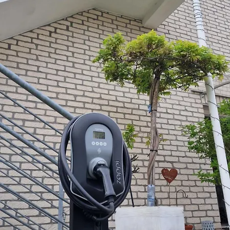 Dachgeschoss Feriewohnung Fuer Zwei Кёльн