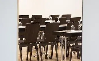 Stadthotel Am Roemerturm מלון 4*
