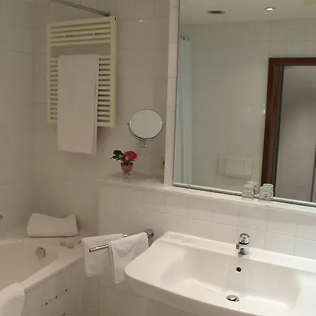 Tante Alma's Koelner Hotel Cologne