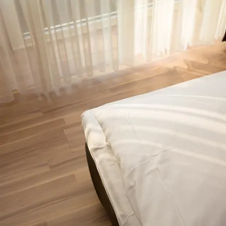 Drei Kronen Otel