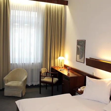 Tante Alma's Koelner Hotel Cologne