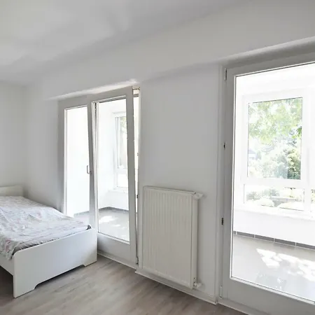 Nyaraló Zeitwohnen Im Schonem Haus Mit Grosser Terrasse In Koln-rath *