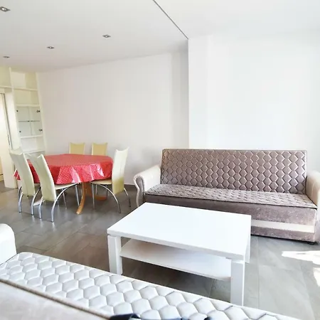 Nyaraló Zeitwohnen Im Schonem Haus Mit Grosser Terrasse In Koln-rath Köln