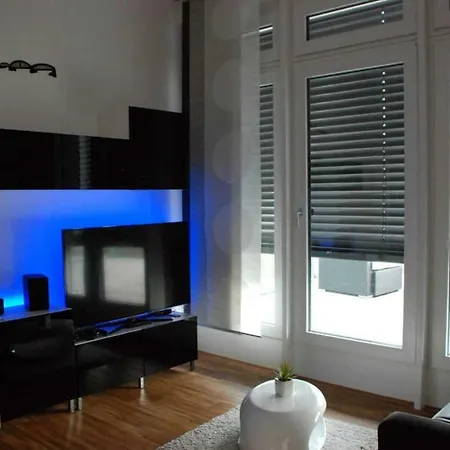 Exklusives Penthouse! Mit Wlan, Tiefgarage, 2 Fernseher Etc. Апартаменты Кёльн