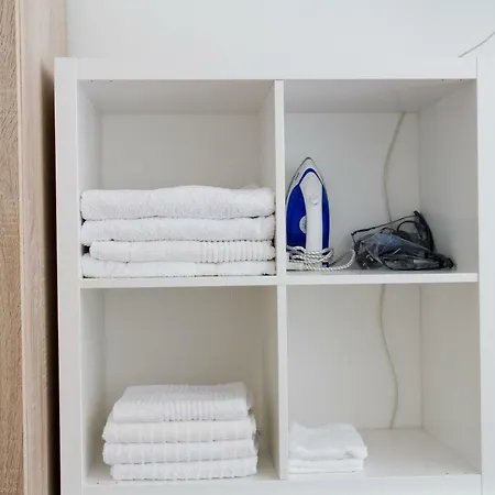 *** Comfortable 30m2 Studio Hansaring 19 *** Mediapark / Messe / Dom Appartamento