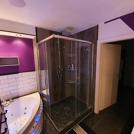 Sinuessa Homestay Cologne