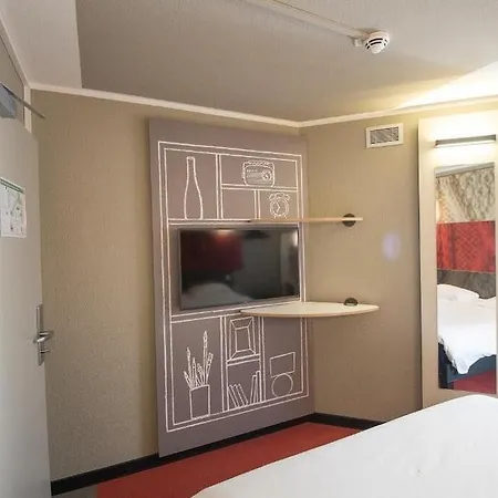 Ibis Centrum Hotel 2*