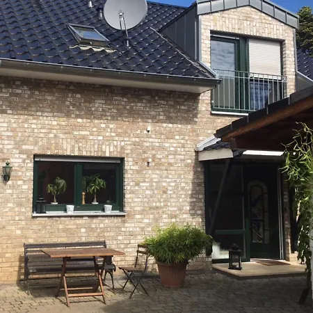 Schoenste Lage Am Rhein In Unmittelbarer Stadtnaehe, 住宿加早餐酒店 *