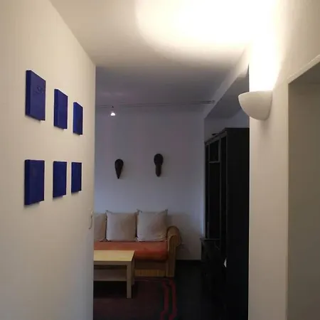 - 1 Daire Köln