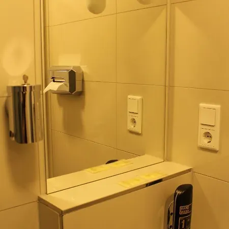 Hotel Lovely Studio West - Neues Momomotel *