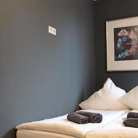 Hotel Lovely Studio West - Neues Momomotel