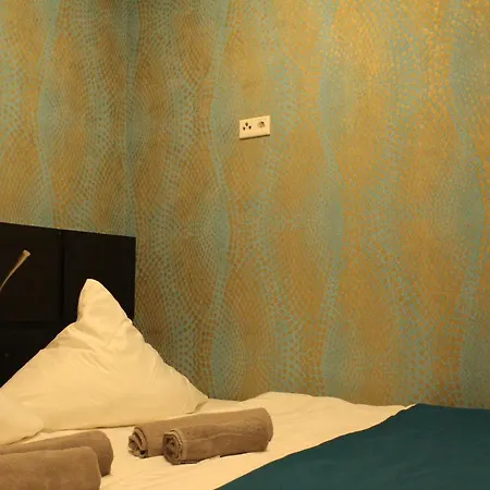 Hotel Lovely Studio West - Neues Momomotel Colónia