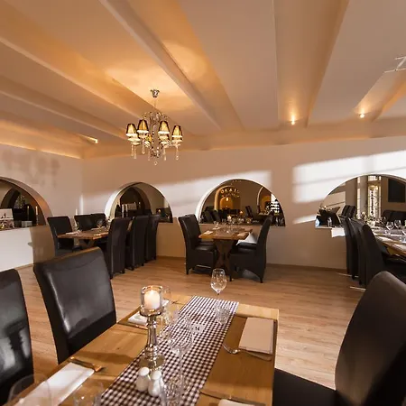 Hotel Buergerhof 3*
