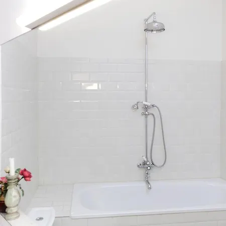 Townhouse Downtown Suites & Apartament