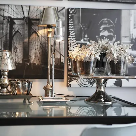 Townhouse Downtown Suites &