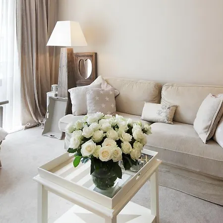 Townhouse Downtown Suites & Kolonia