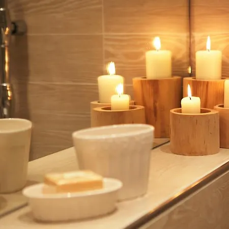 Townhouse Downtown Suites & Apartament Kolonia