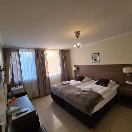 Cara Hotel 3*