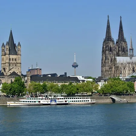 Hotel Smarty Airport - Kontaktloser Self Check-in Cologne