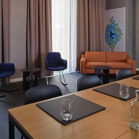 Hotel Adina