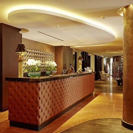 Hotel Savoy