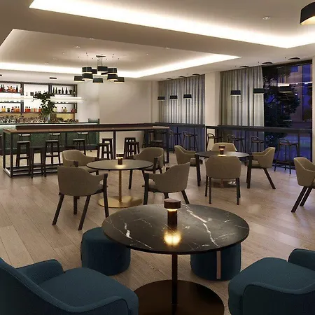 Adina Hotel 4*