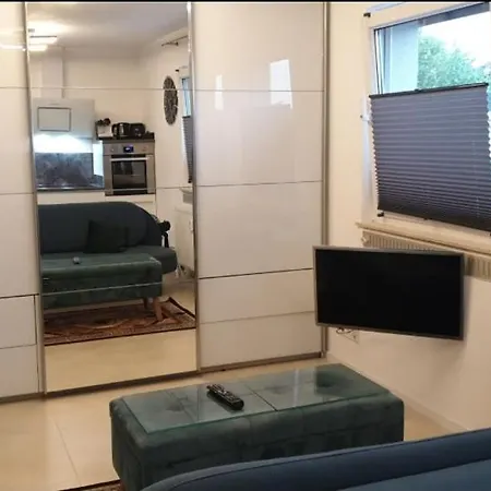 Apartment Mit Schöner, Moderner Einrichtung *