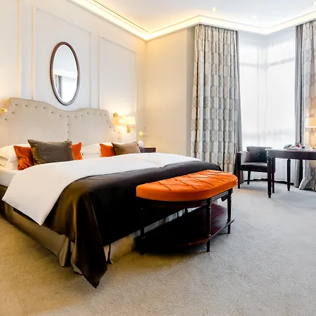 Hotel Excelsior Ernst Am Dom 5*
