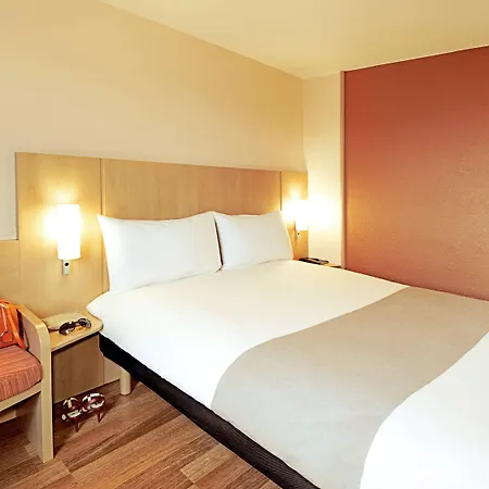 Ibis Airport Hotel 3*