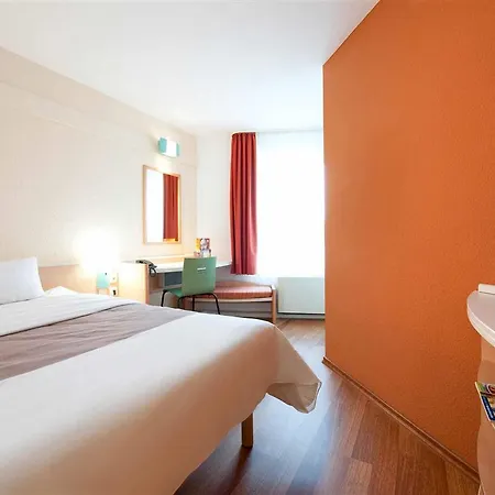 Ibis Centrum 2*