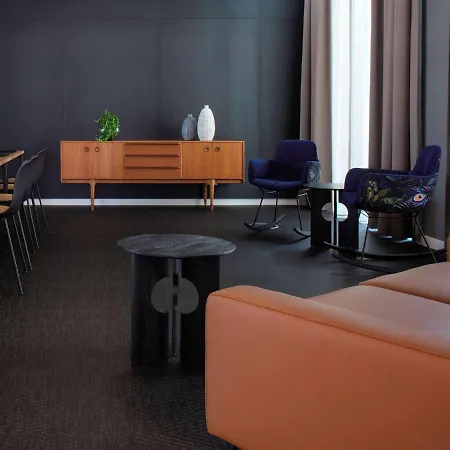 Hotel Adina