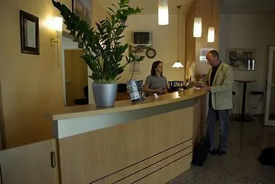 Airport Business Hotel 3*