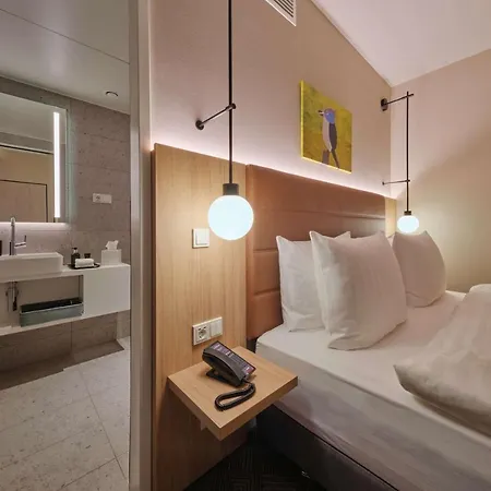 Hotel Adina 4*
