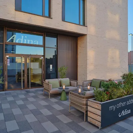 Hotel Adina