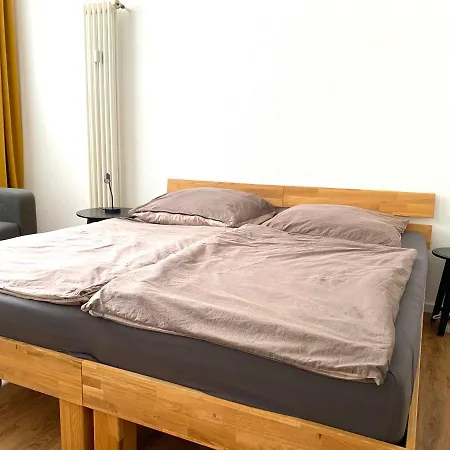 Appartement Alles Komplett - 2 Schlafzimmer, Grosse Kueche, Bad