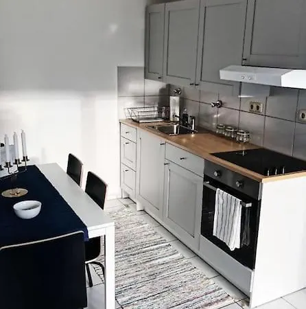 Charmante Gartenwohnung Mit Privatem Grossen Garten Cologne