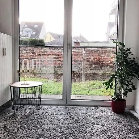 Apartment Charmante Gartenwohnung Mit Privatem Grossen Garten *