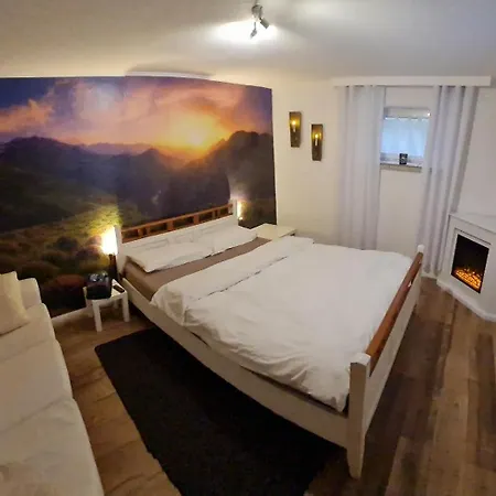 Schoenste Lage Am Rhein In Unmittelbarer Stadtnaehe, 科隆