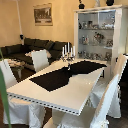 Apartment Ferienwohnung Cologne