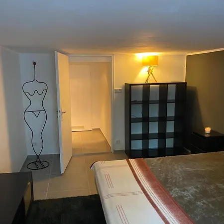Schoene 2-zimmer In Sehr Guter Lage Keulen