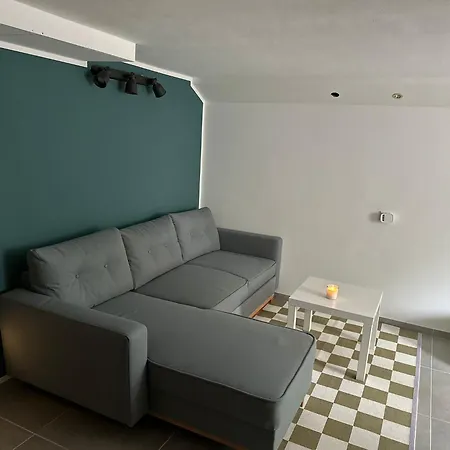 Schoene 2-zimmer In Sehr Guter Lage Appartement