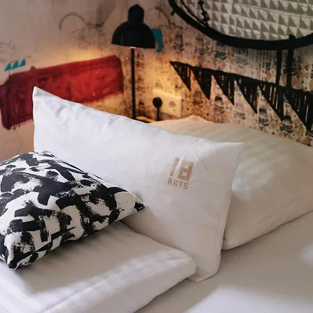 Hotel 18arts